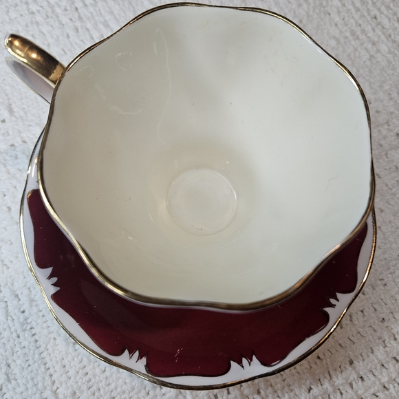 Royal Albert Crown Bone England China Teacup Saucer BURGUNDY White Gold Trim - Picture 3 of 16